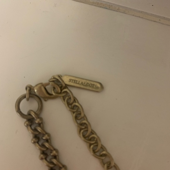 Stella & Dot Lady Bow Lo Necklace - Picture 7 of 10